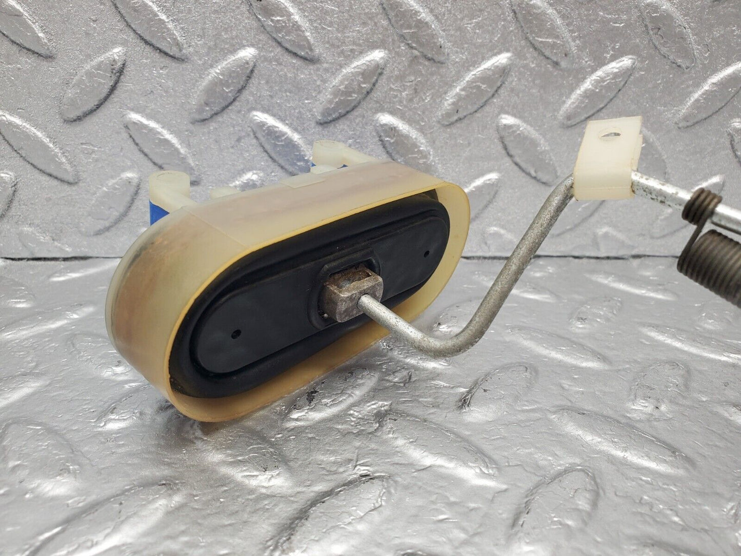 46622 Mercedes-Benz C123 280CE Coupe Front Seat Folding Vacuum Actuator