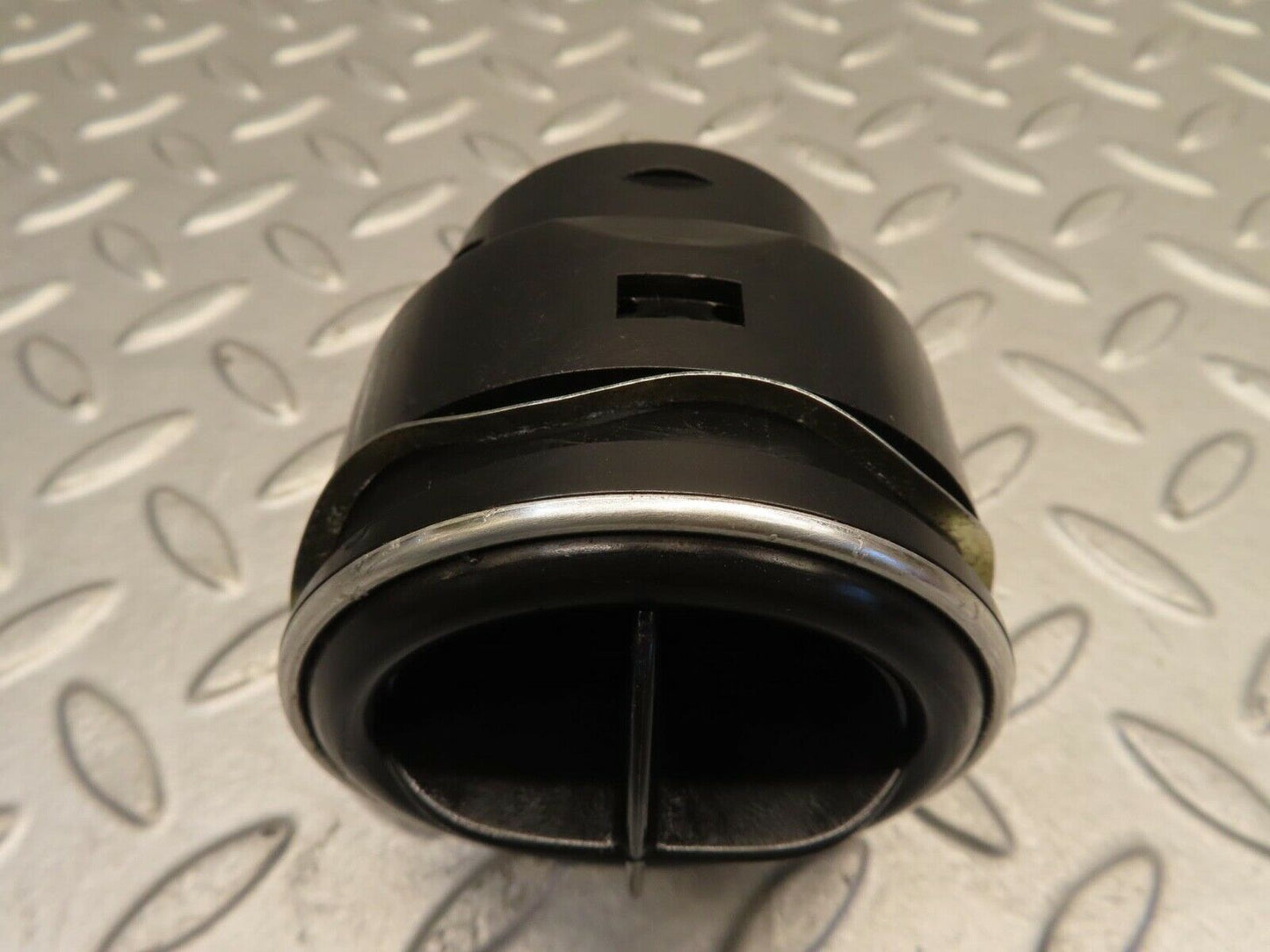 11786 Mercedes-Benz R107 450SL Dashboard Air Vent