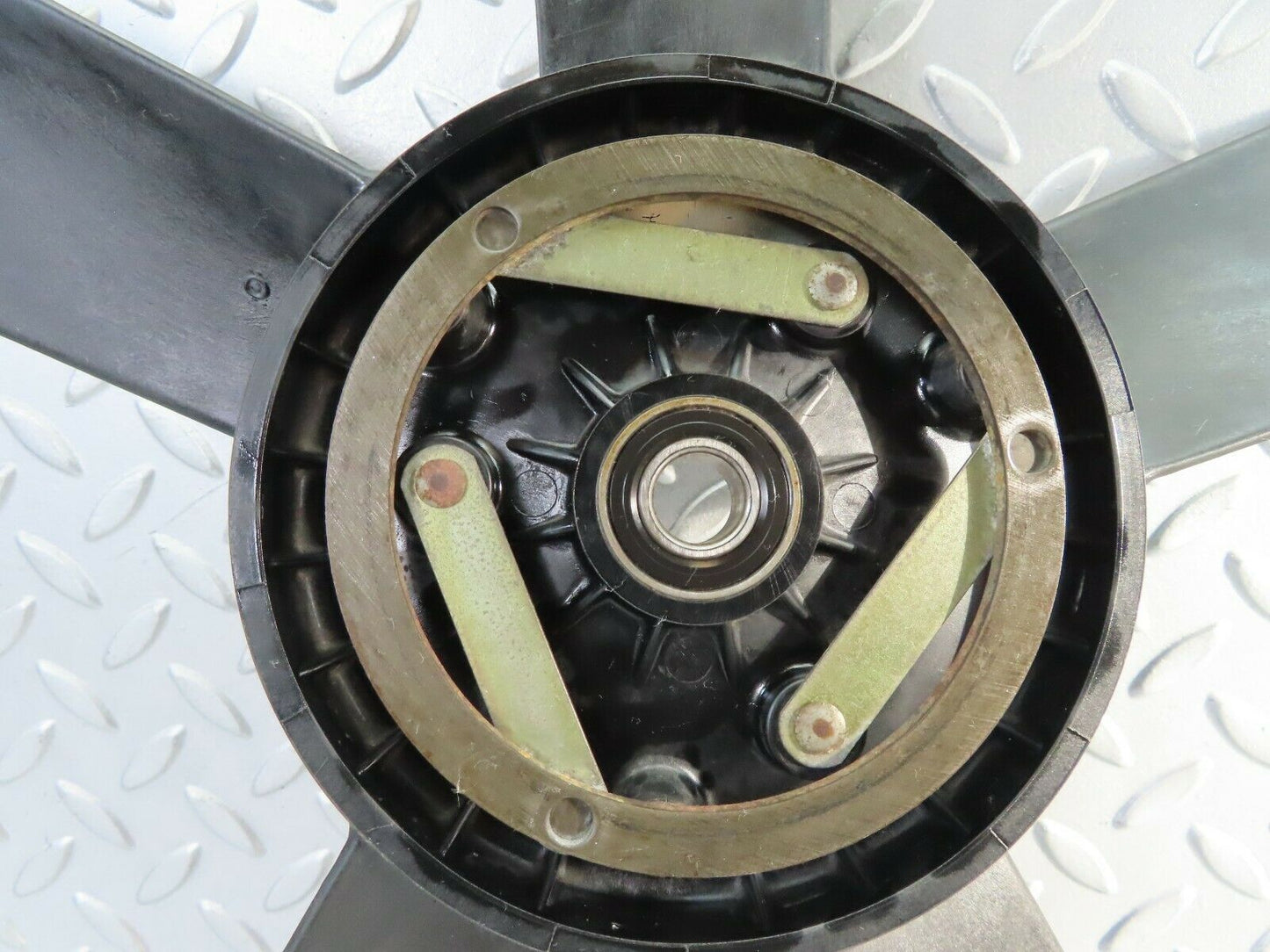 7568 Mercedes-Benz S123 230TE Wagon Engine Cooling Fan 1022050306