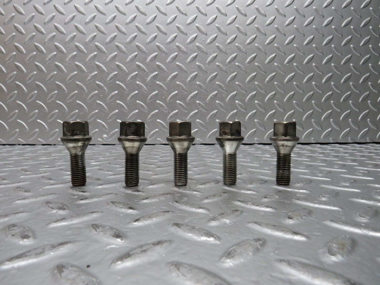 31864 Mercedes-Benz 5x Alloy Wheel Lug Bolt M12x1.5