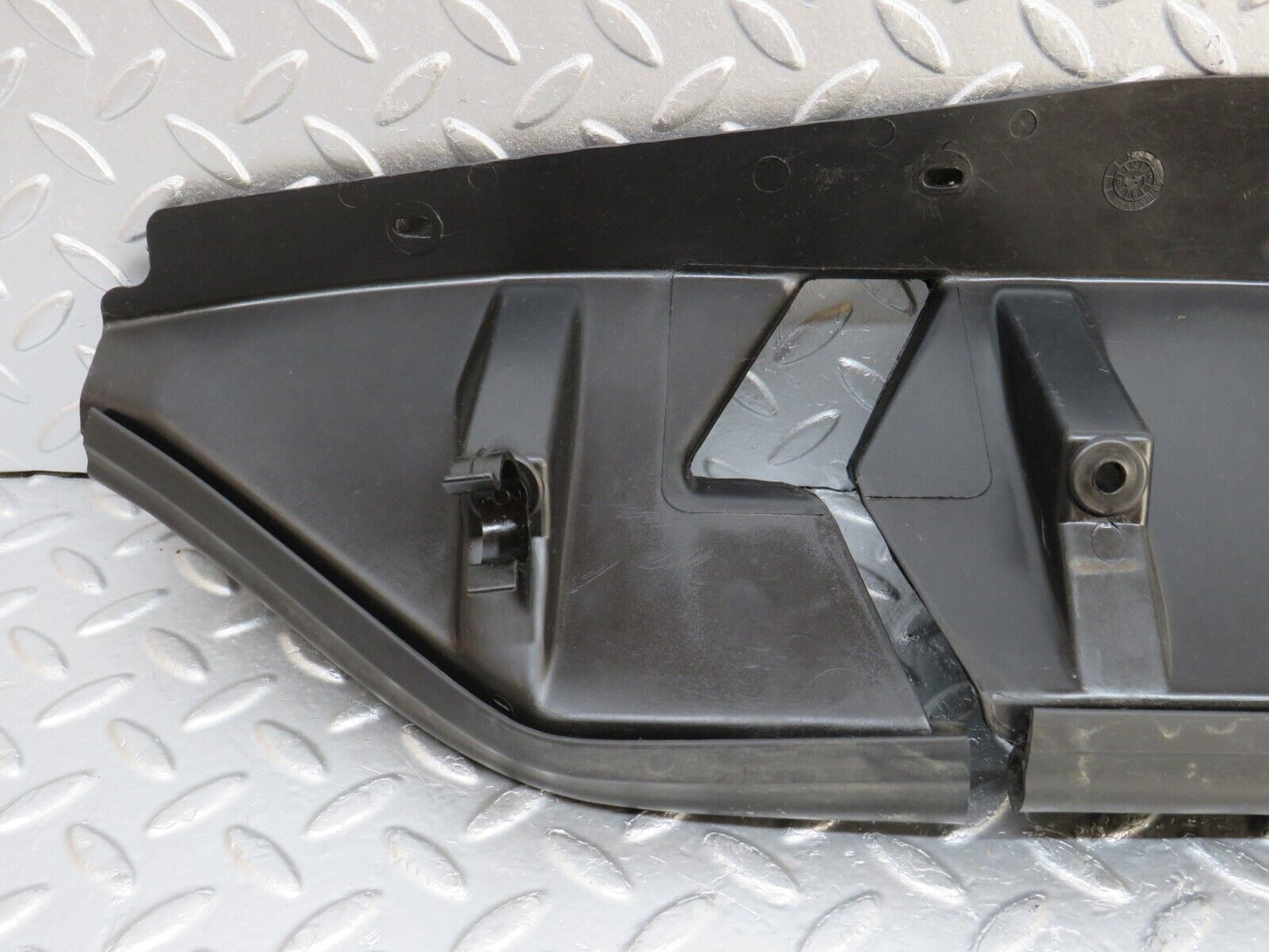 33591 Mercedes-Benz W201 190E Radiator Cover Panel 2015050088