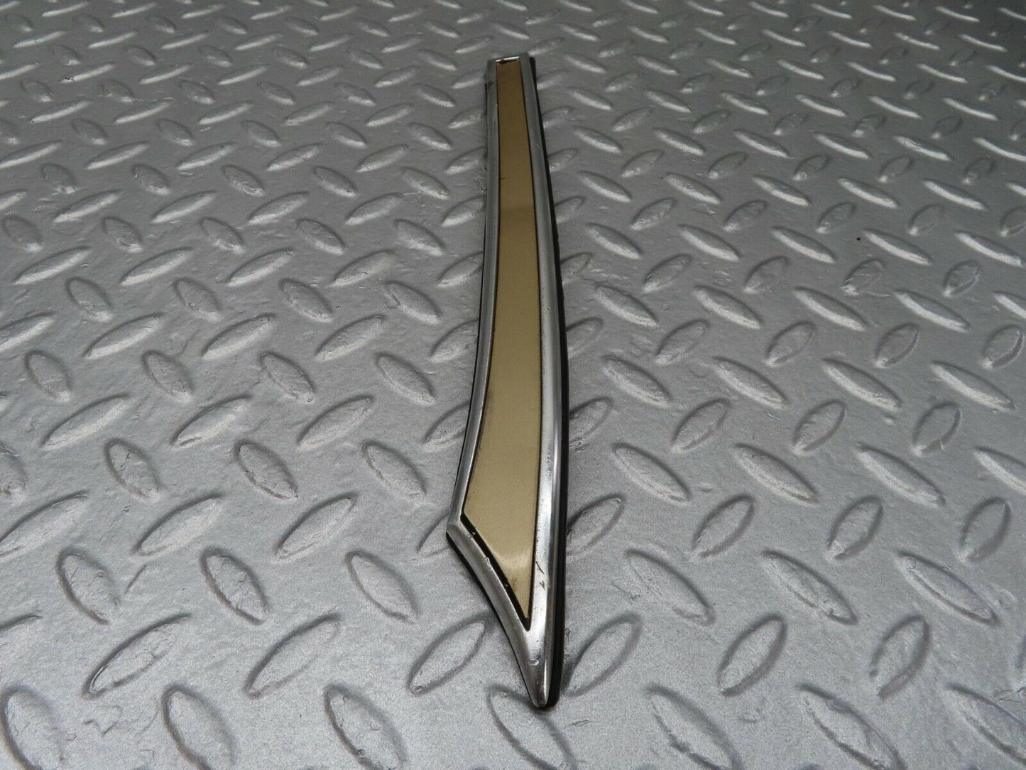15943 Mercedes-Benz W123 280E C Pillar Exterior Trim Right Side 1236981097