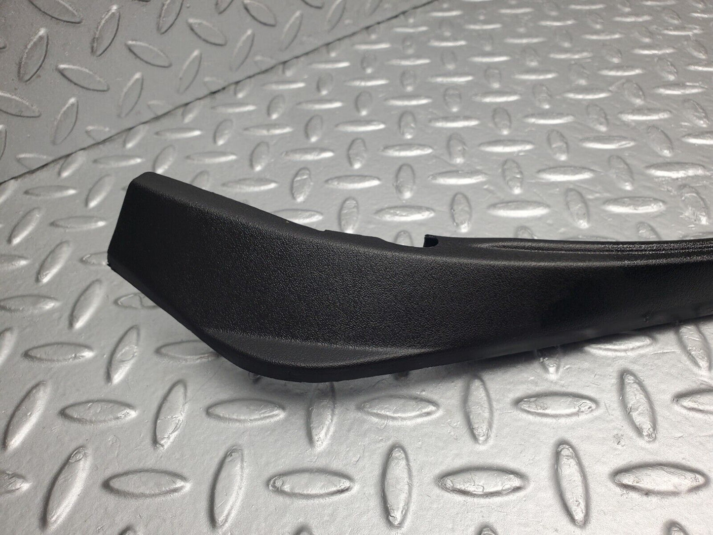 46251 Mercedes-Benz W124 280E Front Left Door Window Frame Trim 1247250171