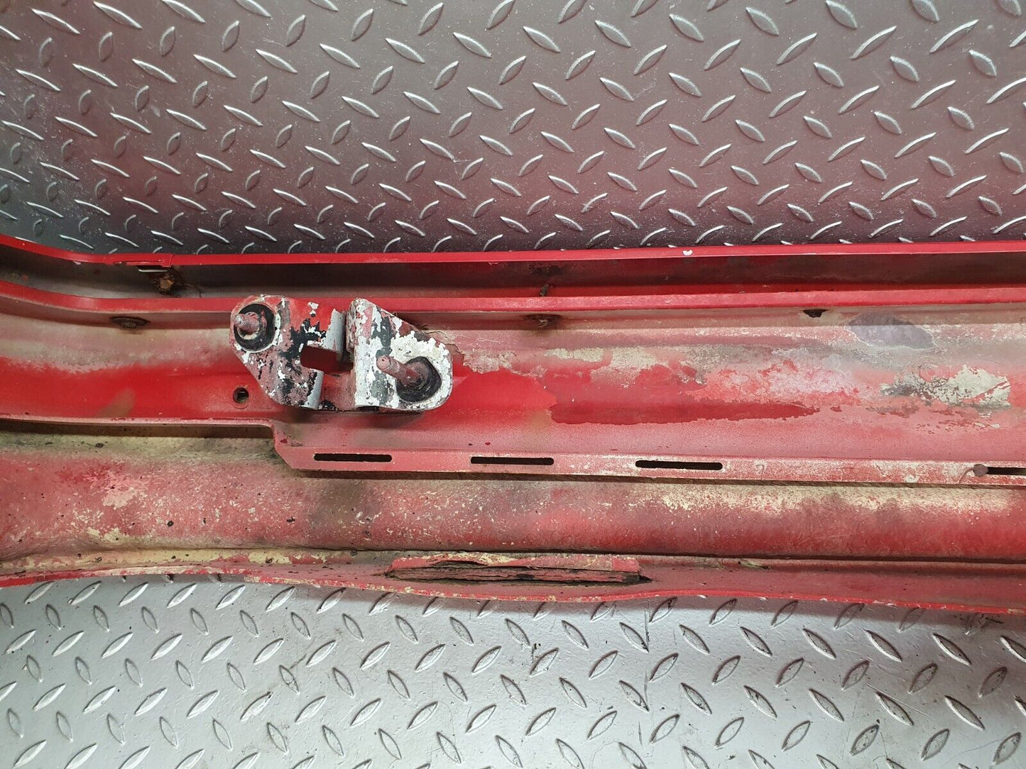 43841 Mercedes-Benz C126 380SEC Coupe Rear Bumper 1268850005 1268801114 1268801214