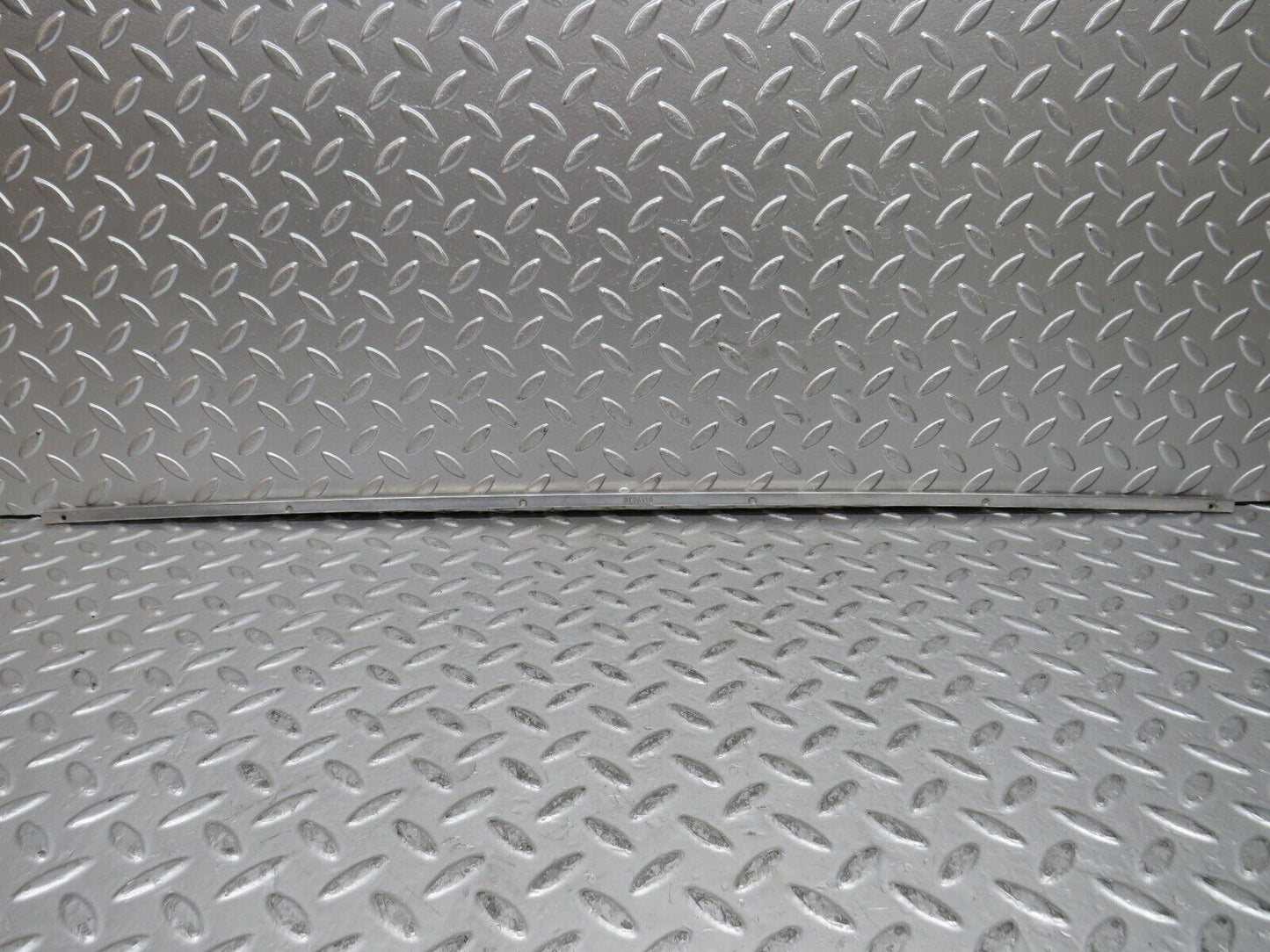 28470 Mercedes-Benz S123 240D Wagon Sunroof Chrome Trim