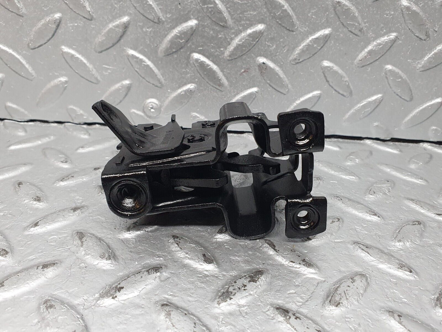 41150 Mercedes-Benz W126 300SE Lock Catch Right Side 1268801260