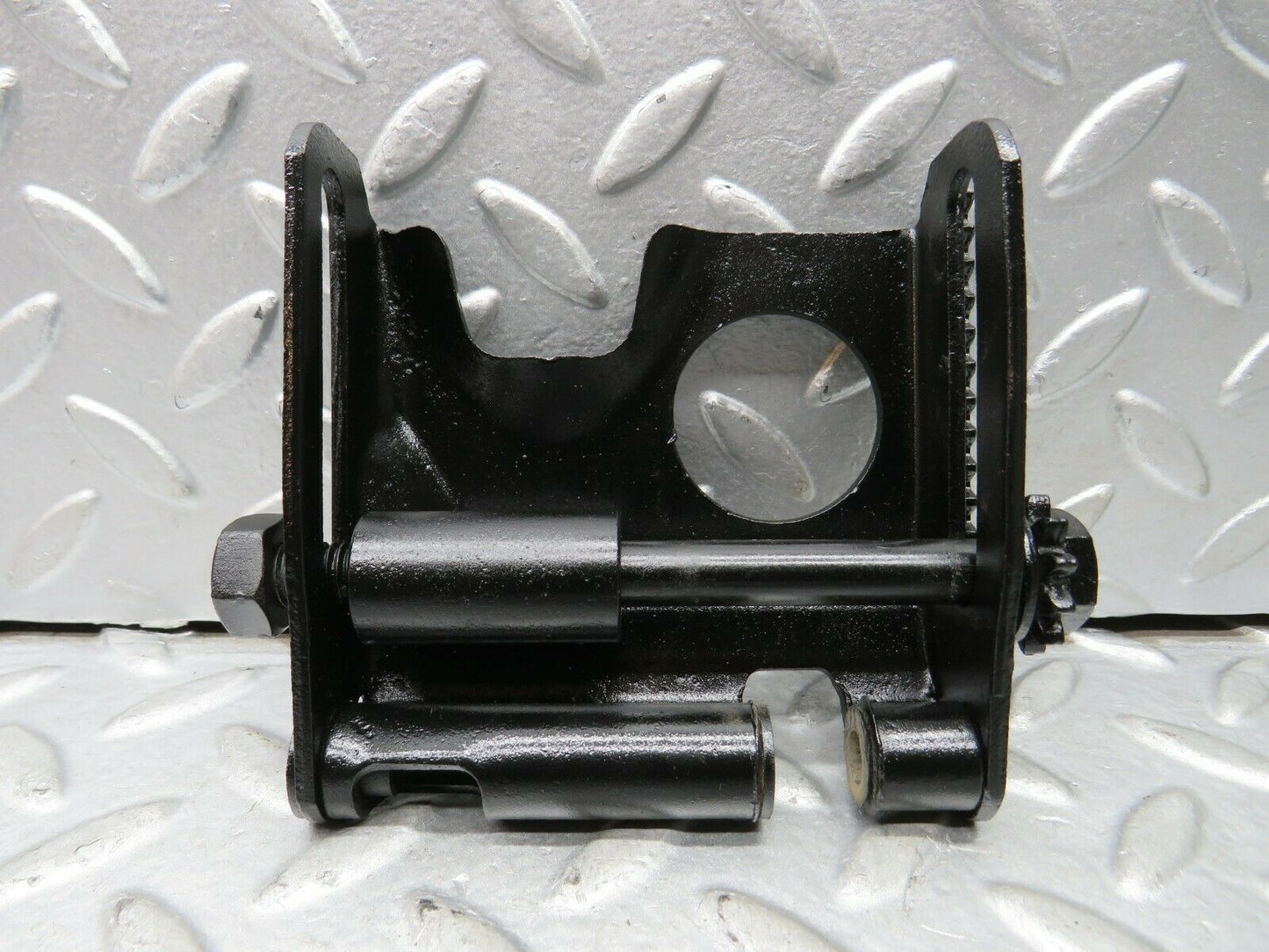 22153 Mercedes-Benz S123 280TE Wagon Alternator Generator Bracket