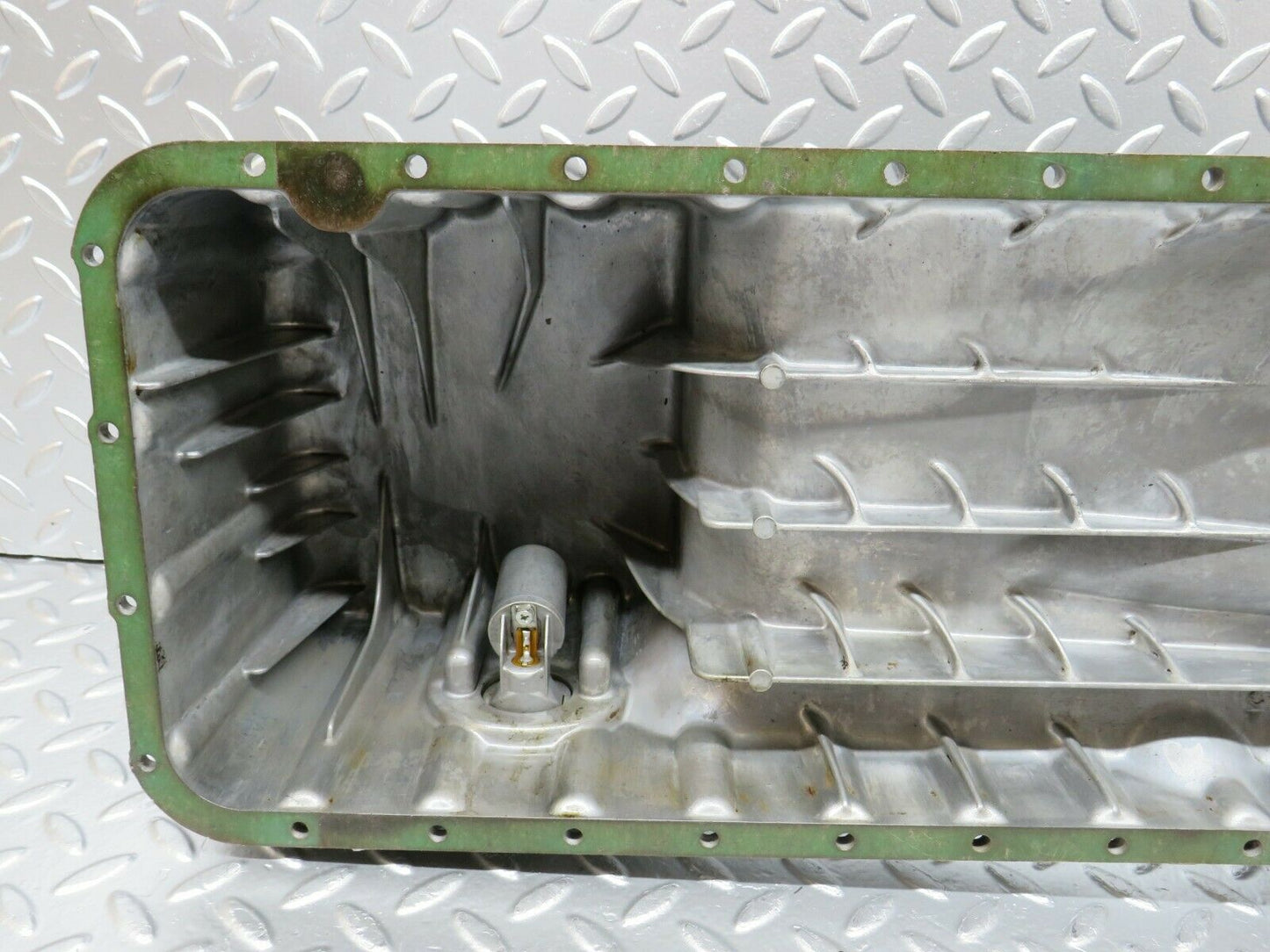 24432 Mercedes-Benz S124 220TE Wagon Oil Pan Oil Sump 1110140202
