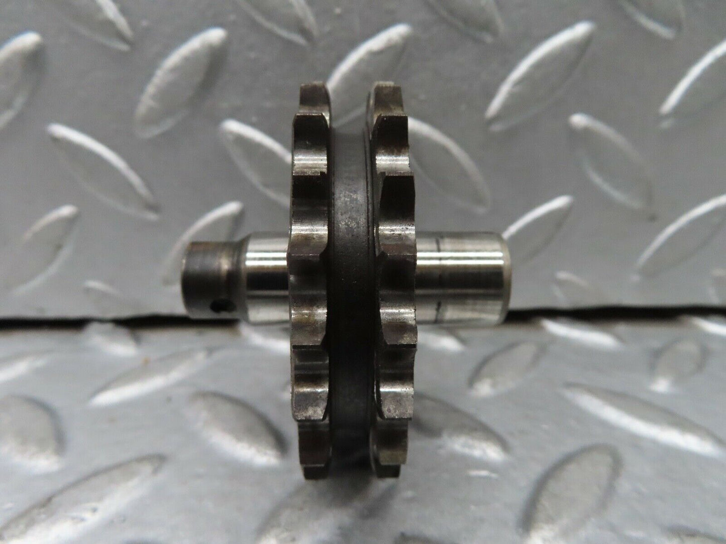 19105 Mercedes-Benz W123 300D Idler Sprocket Gear & Pin