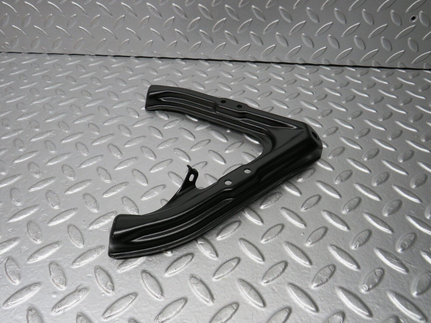 30908 Mercedes-Benz W201 190E 2.0L Air Intake Manifold Bracket