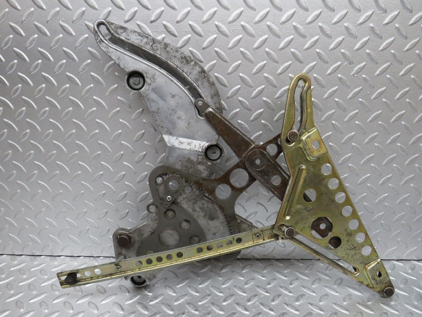 37122 Mercedes-Benz C126 420SEC Coupe Rear Right Window Regulator Mechanism
