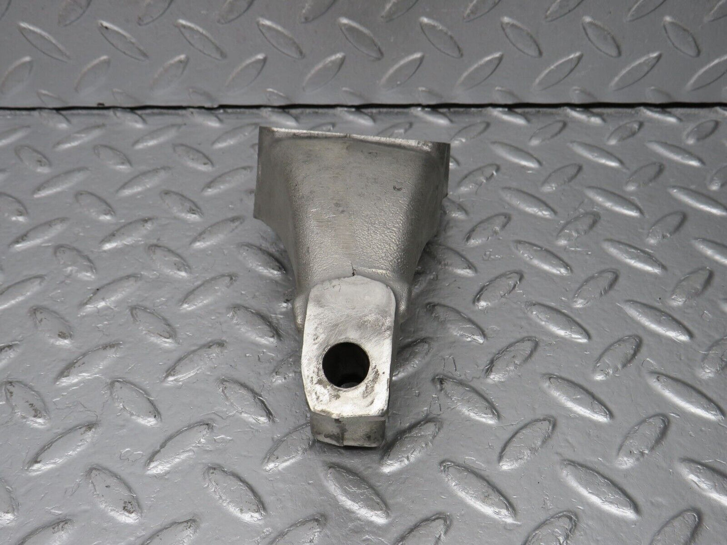 39878 Mercedes-Benz R107 350SL Engine Mount Bracket Right 1162234504