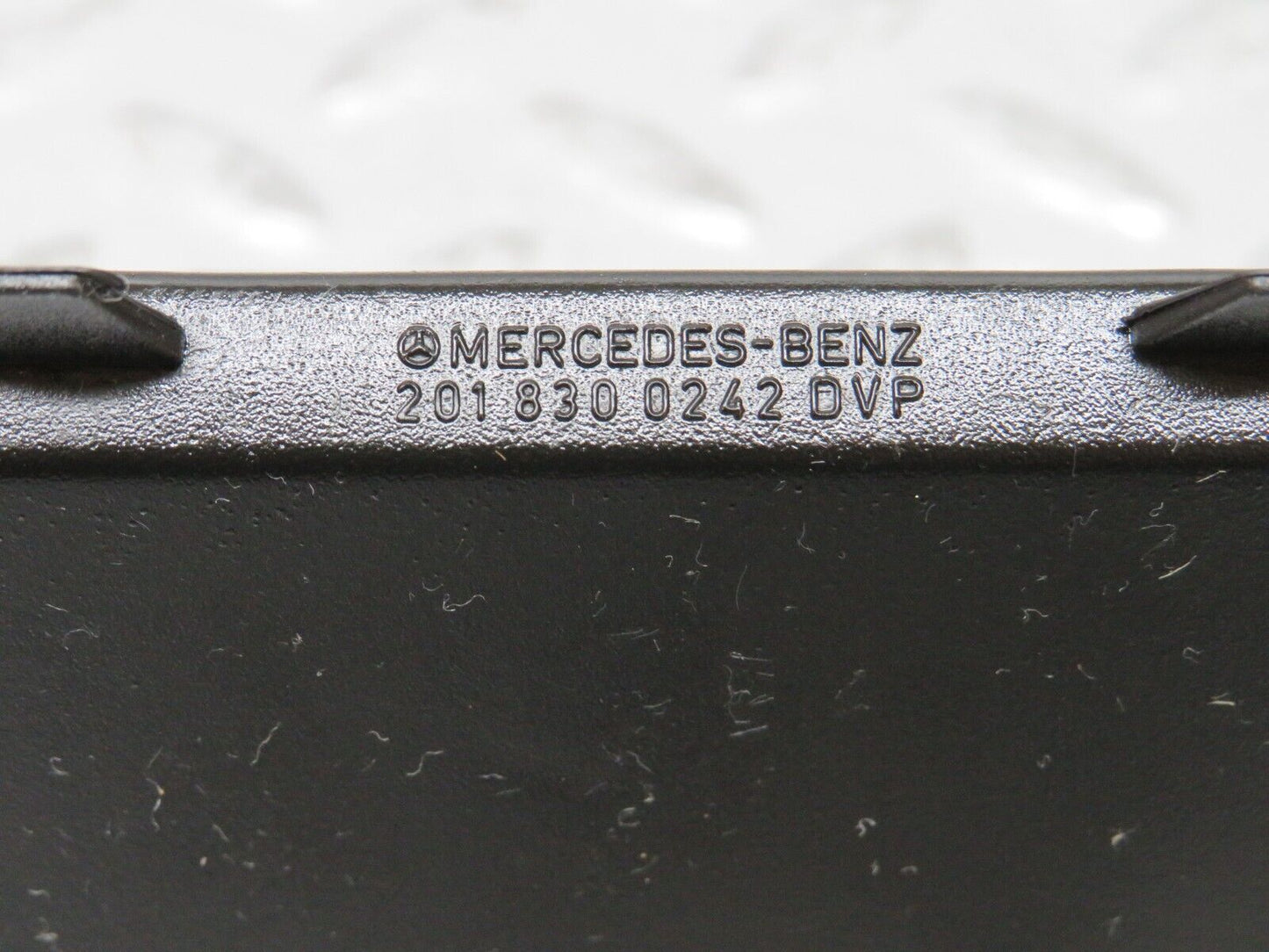 30622 Mercedes-Benz W201 190E 2.0L Trunk Breather Ventilation Valve 2018300242