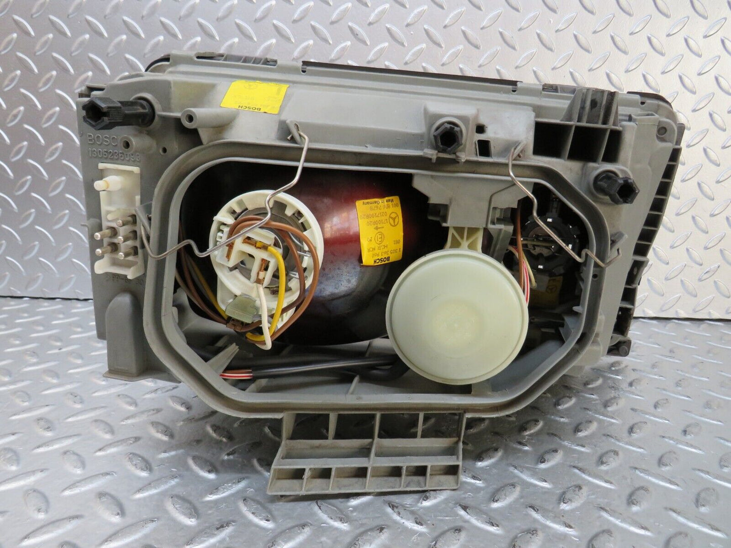 26545 Mercedes-Benz C124 220CE Headlight Bosch Left Side 1248200959 0301079705