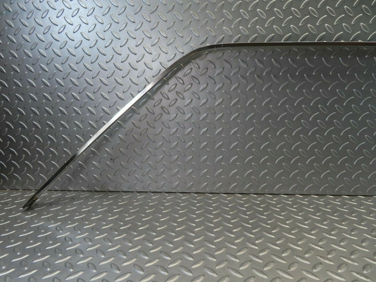 11586 Mercedes-Benz C123 230CE Coupe Chrome Roof Trim Cladding Left Side
