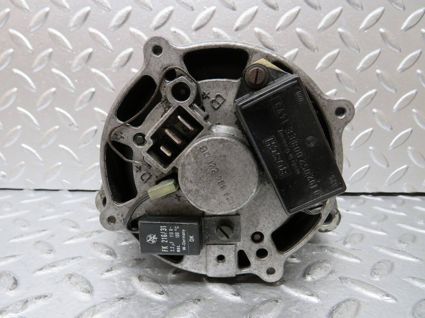 26289 Mercedes-Benz W116 450SE Alternator Generator 1125884221 0120489526
