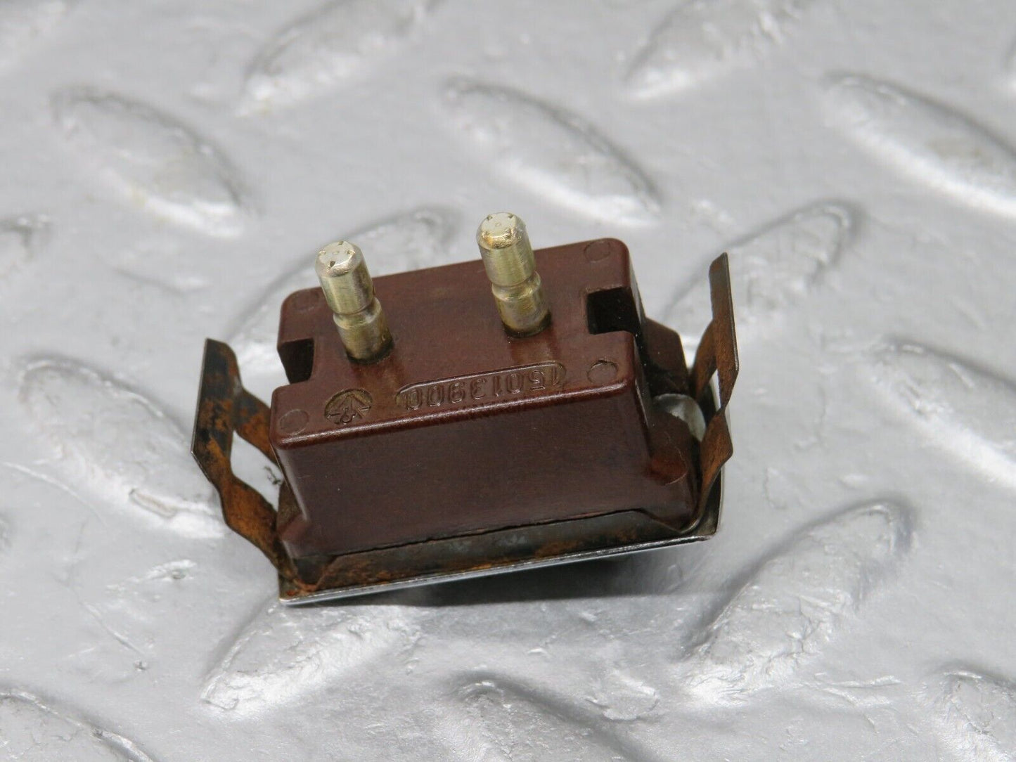 37526 Mercedes-Benz W109 300SEL Interior Light Switch 15013900