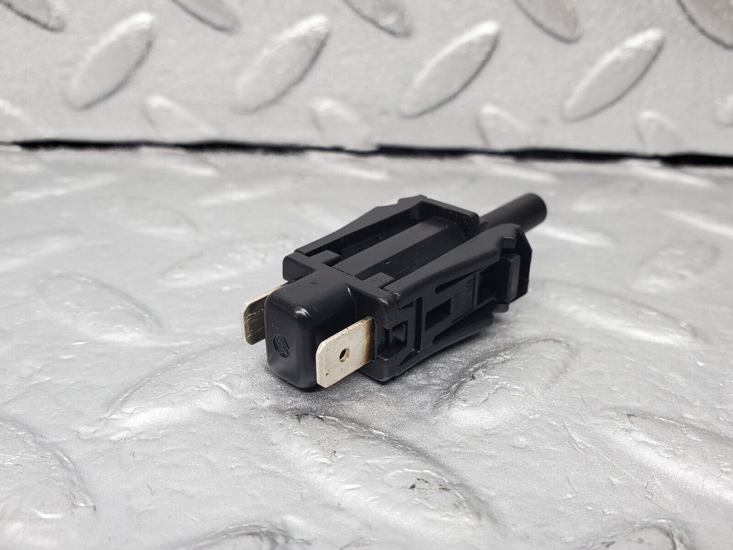 45889 Mercedes-Benz W126 420SE Door Contact Switch 2x 0015458714