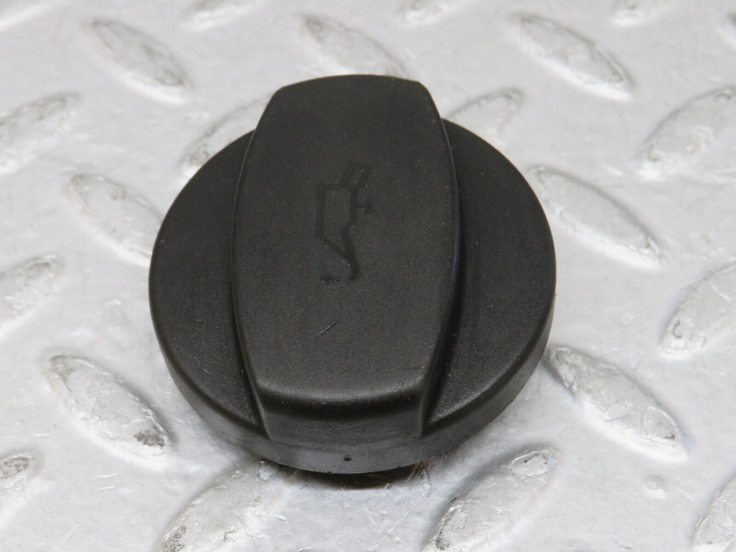 35732 Mercedes-Benz W124 Engine Oil Filler Cap 1110180302
