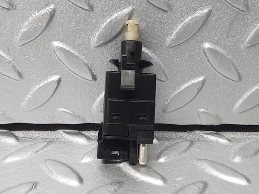 41799 Mercedes-Benz W202 C200 Brake Light Switch 0015450109