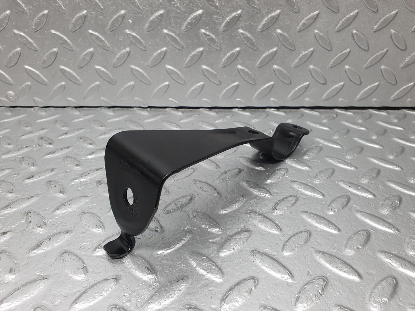 41594 Mercedes-Benz W124 200E Anti Roll Bar Holder Bracket Front Left