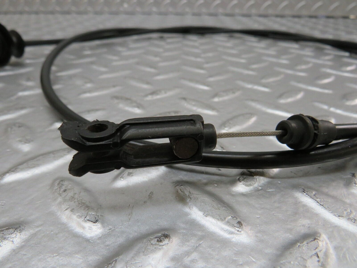 25319 Mercedes-Benz W201 190D Bonnet Release Cable 1239970681