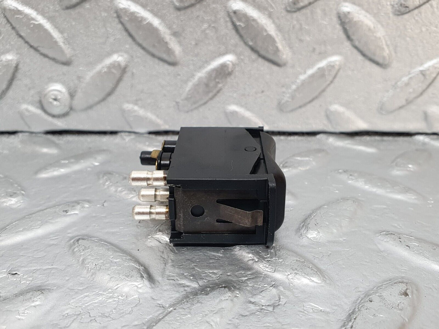 44115 Mercedes-Benz C123 230CE Coupe Rear Windscreen Defroster Switch 0008206110