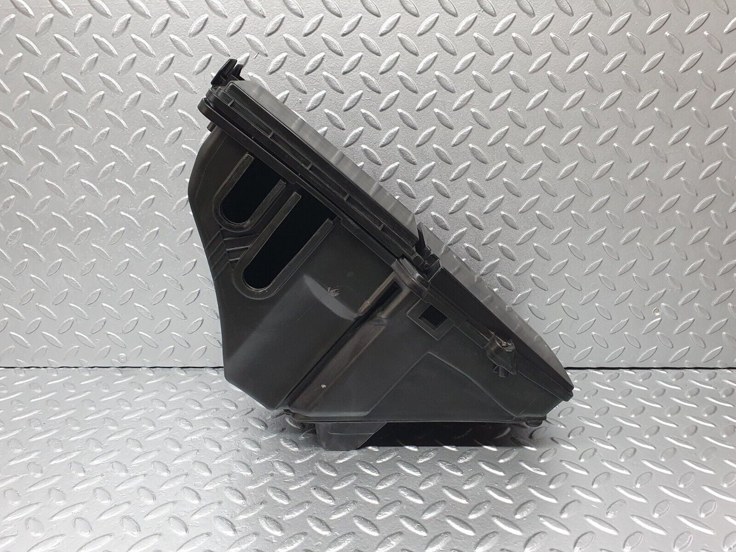 41817 Mercedes-Benz W202 C200 Fuse Box 2085400150 2025453700
