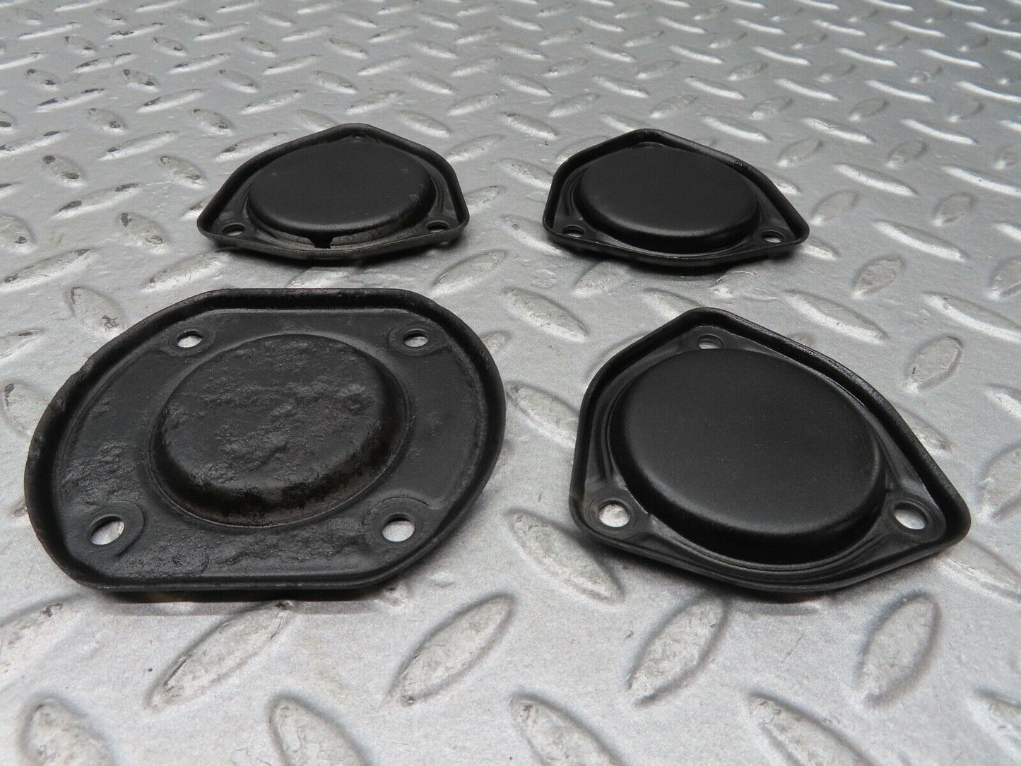 16967 Mercedes-Benz C123 280CE Coupe Camshaft Access Cover Plate