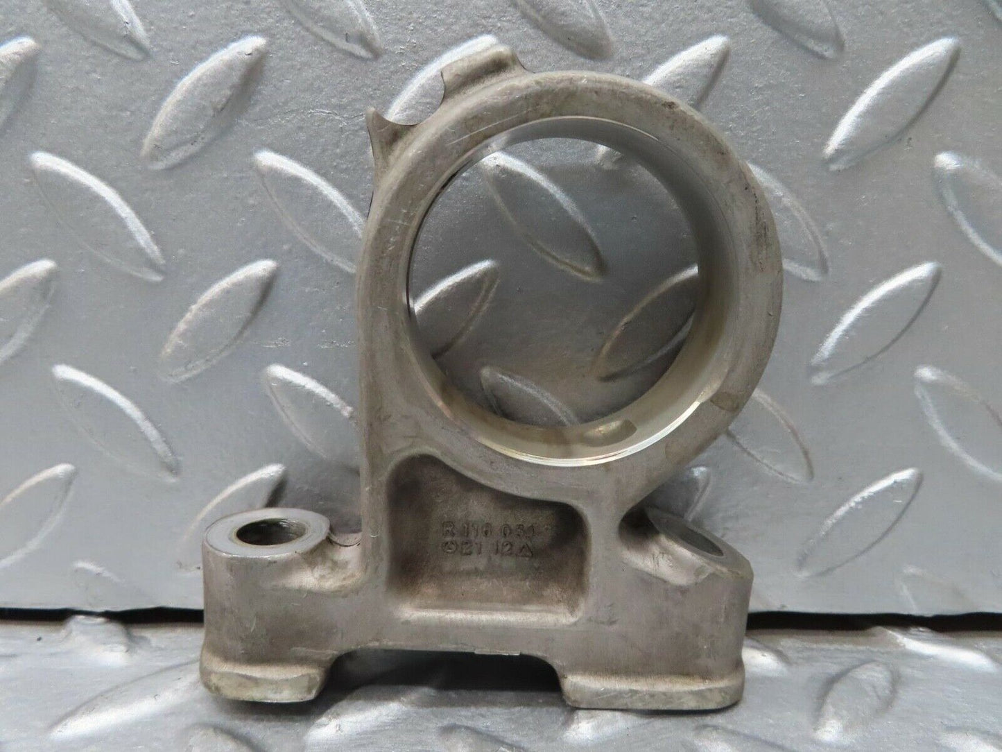 16555 Mercedes-Benz C107 350SLC Coupe Camshaft Tower Bearing 1160512112