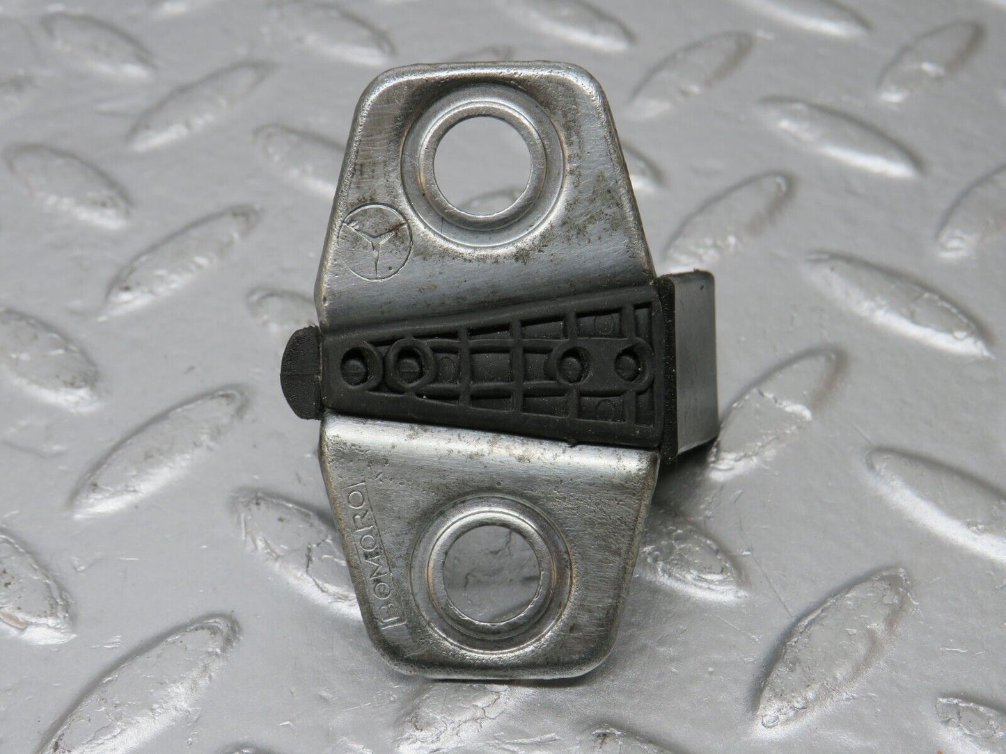 33683 Mercedes-Benz W201 190E 2.0L Door Lock Latch