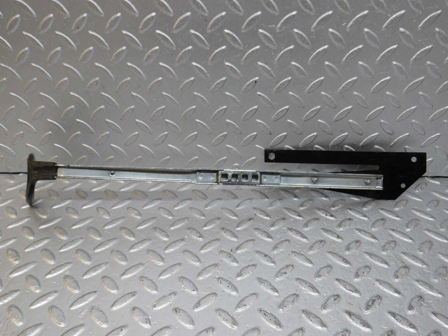 33885 Mercedes-Benz C123 230CE Coupe Front Right Sliding Adjust Handle