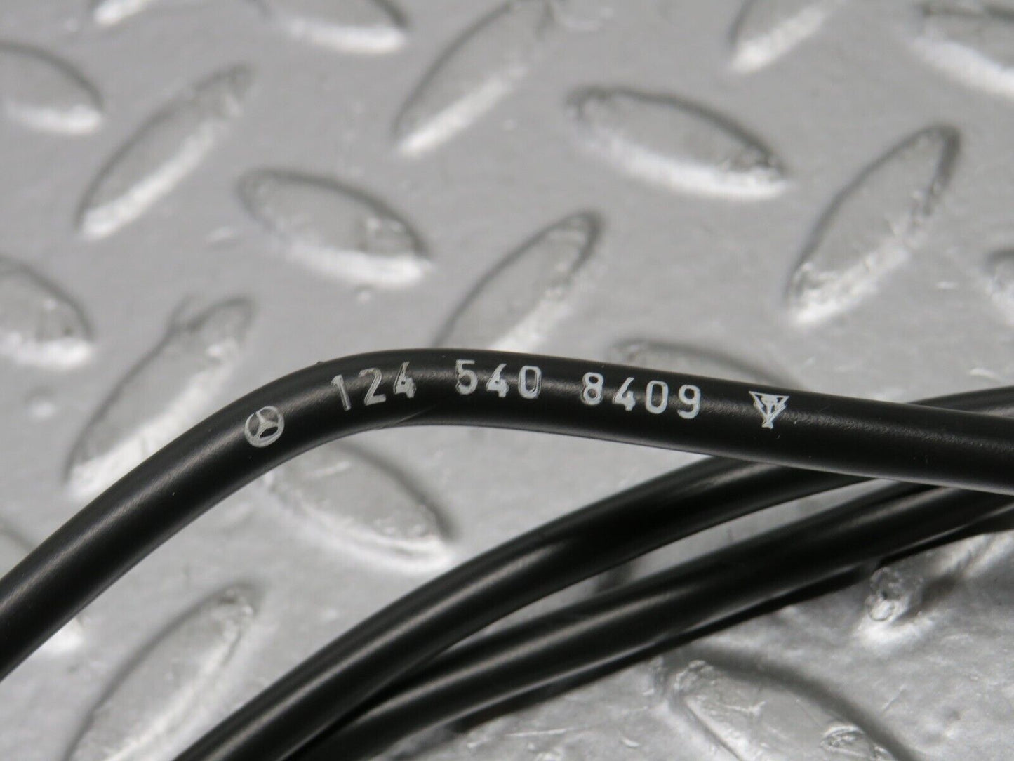 31522 Mercedes-Benz S124 220TE Wagon Tailgate Wire 1245409713 1245408409