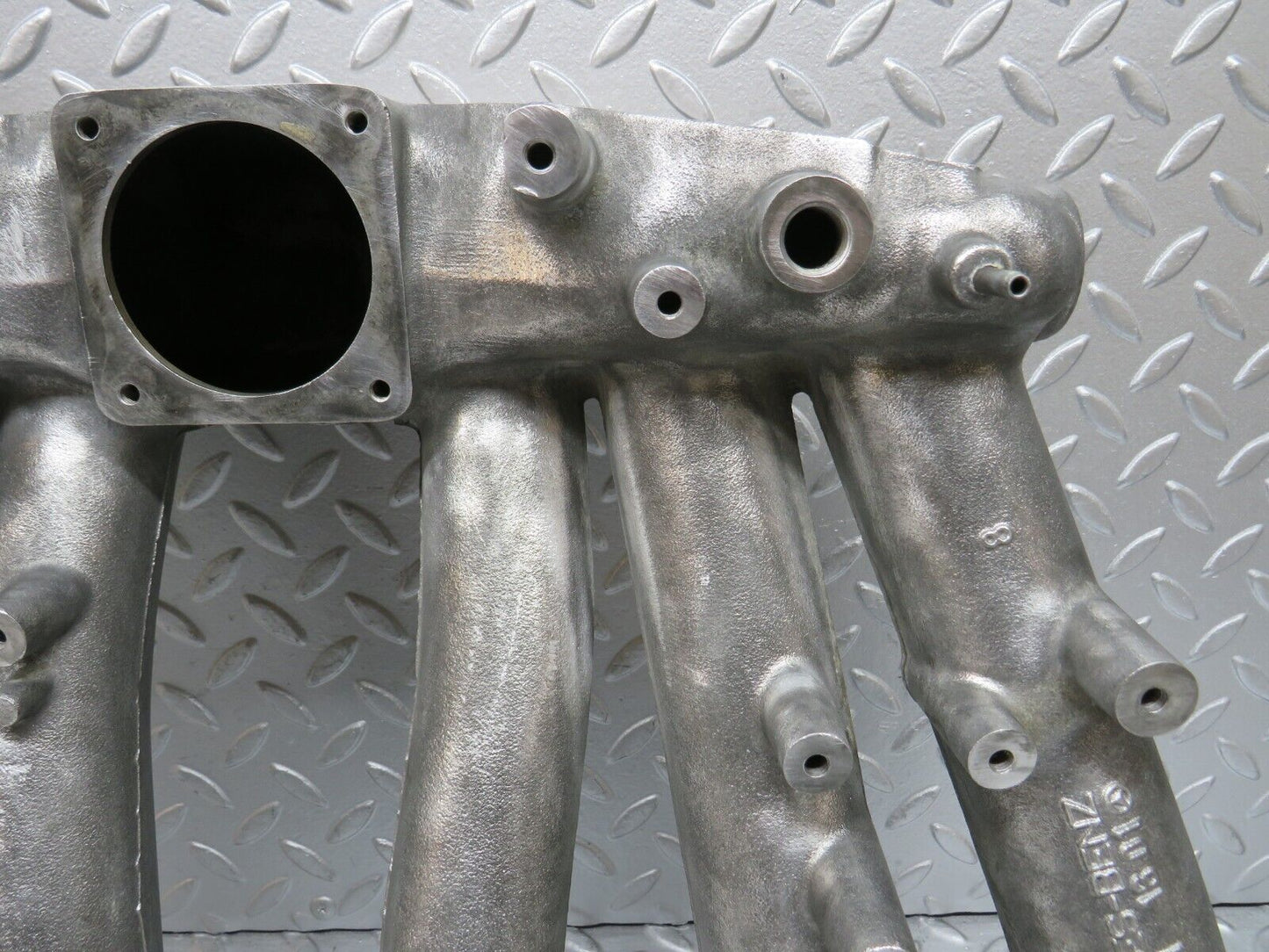 32690 Mercedes-Benz S124 300TE Wagon Intake Manifold 1031411601