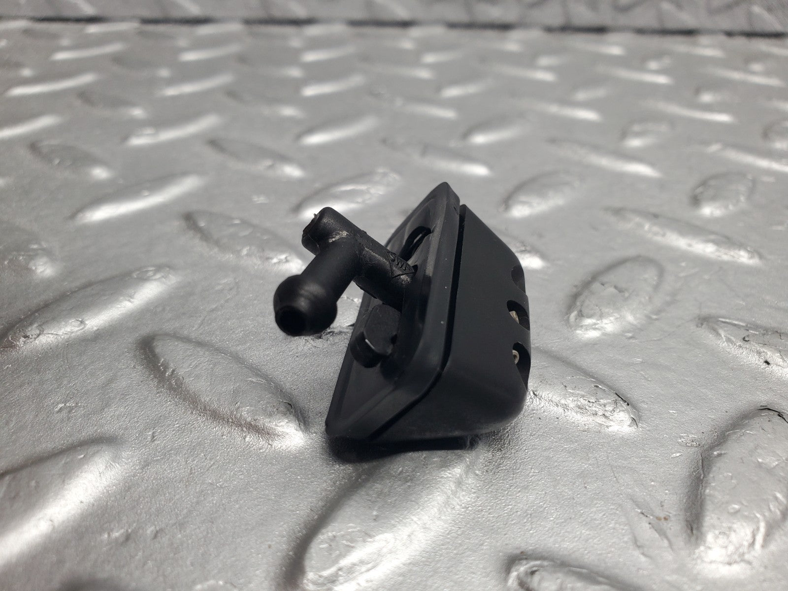 W124 Wagon tailgate windscreen washer nozzle used OEM