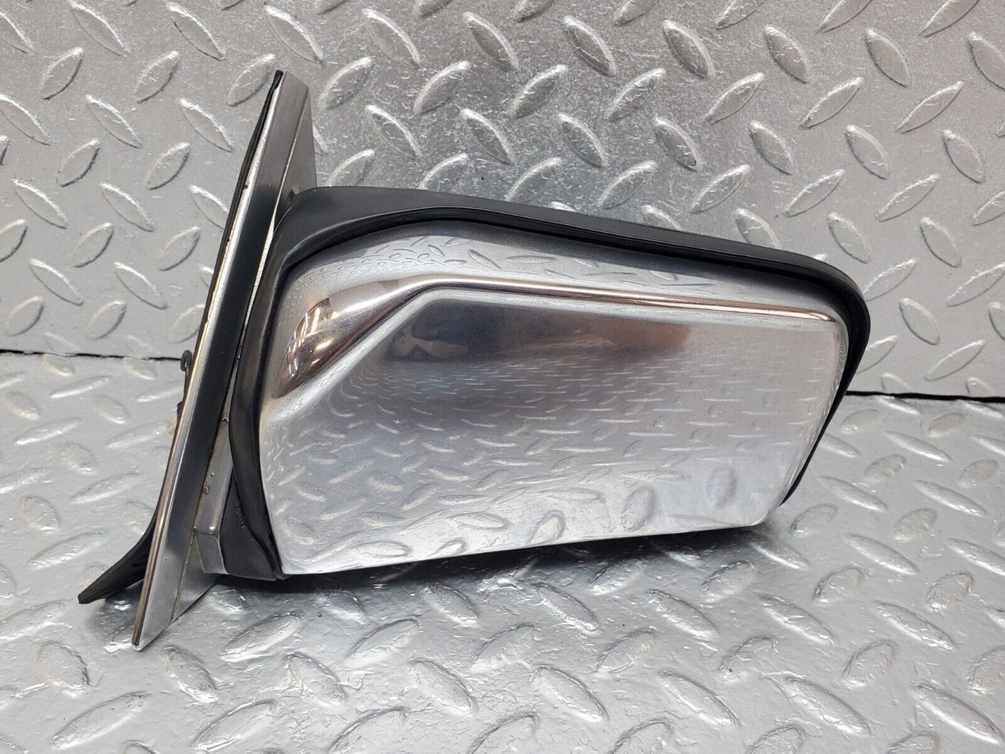 44527 Mercedes-Benz W123 280E Electric Wing Mirror Left 1238111141 1238110541 1238110361