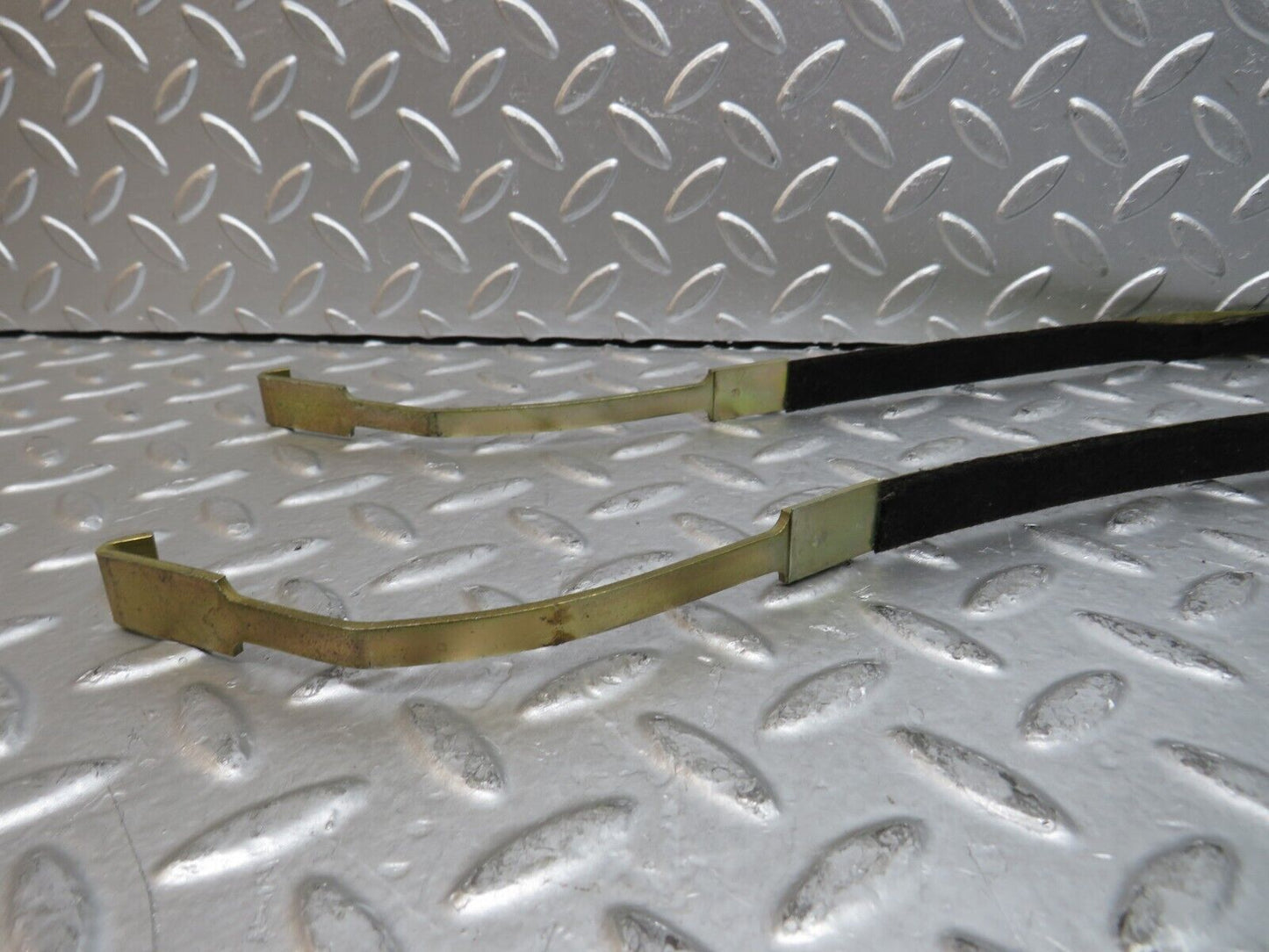 29935 Mercedes-Benz W123 230E Heater Box Holder Strap