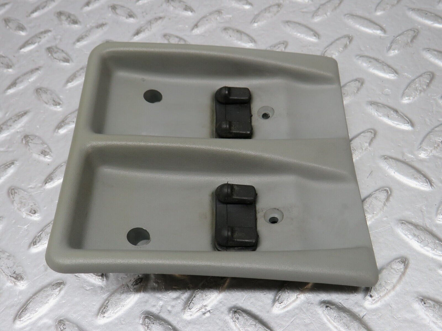 32722 Mercedes-Benz S124 300TE Wagon Seat Belt Buckle Holder 1246840418