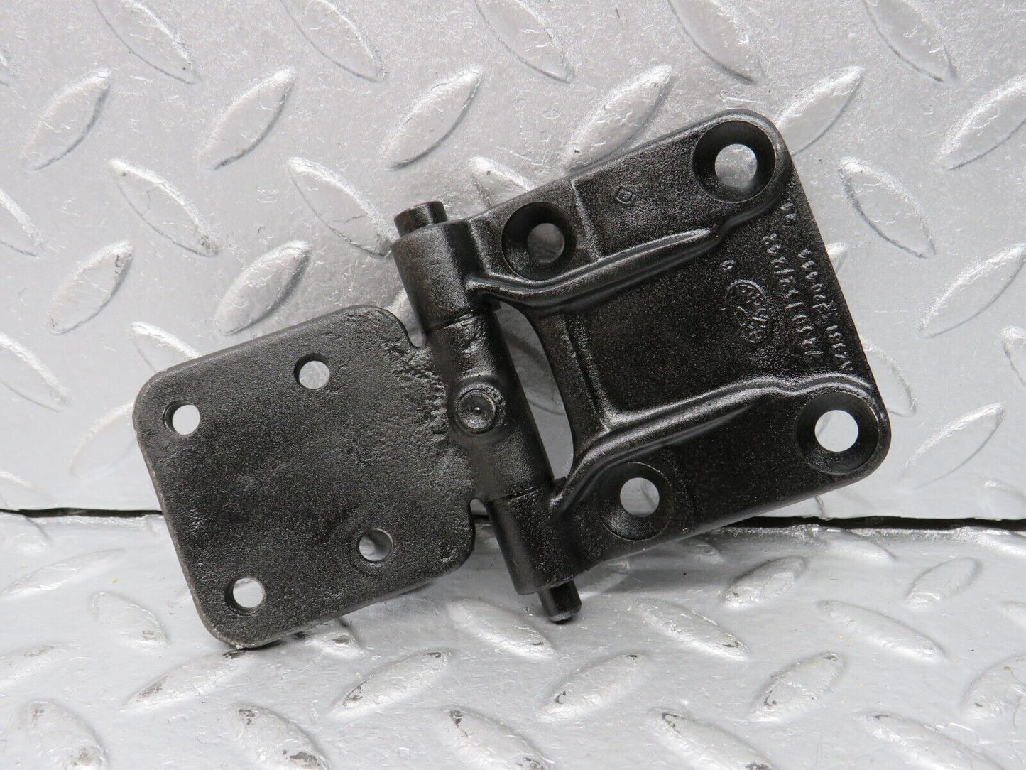 40481 Mercedes-Benz W110 230 Front Right Door Hinge