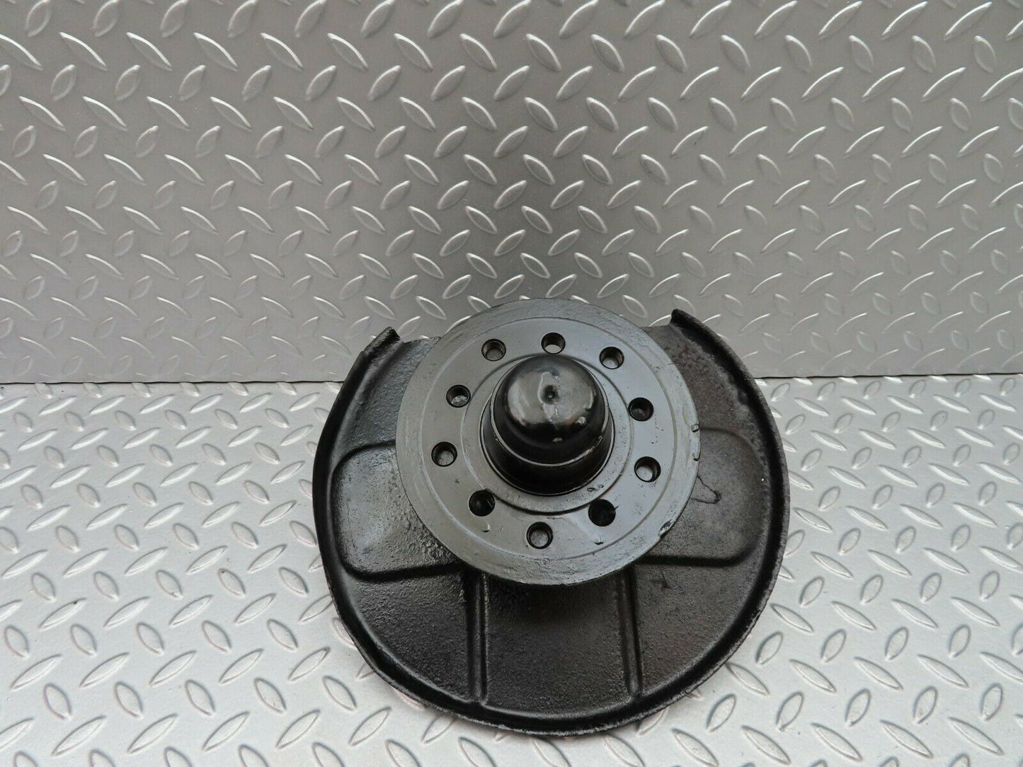 5521 Mercedes-Benz W114 280CE Front Left Wheel Hub