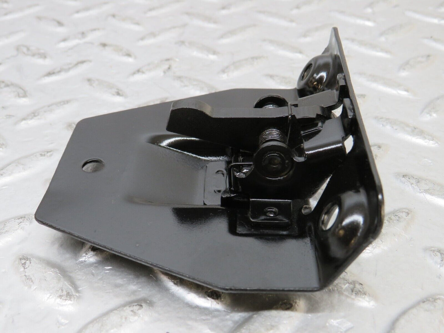 26113 Mercedes-Benz W116 450SE Trunk Boot Lock Latch 1137500285