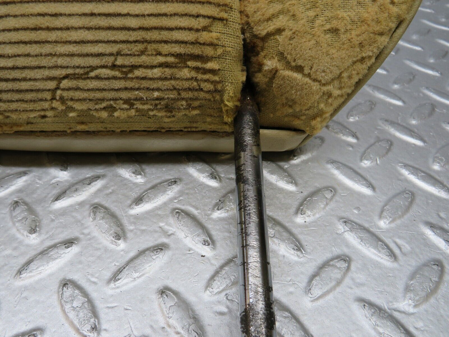 37079 Mercedes-Benz C126 420SEC Coupe Right Headrest