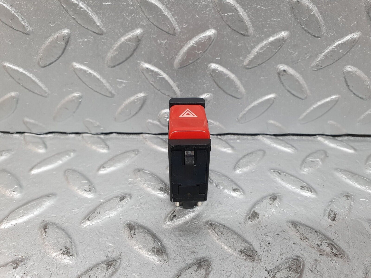 41102 Mercedes-Benz W126 300SE Hazard Warning Light Switch Hella 0008209010