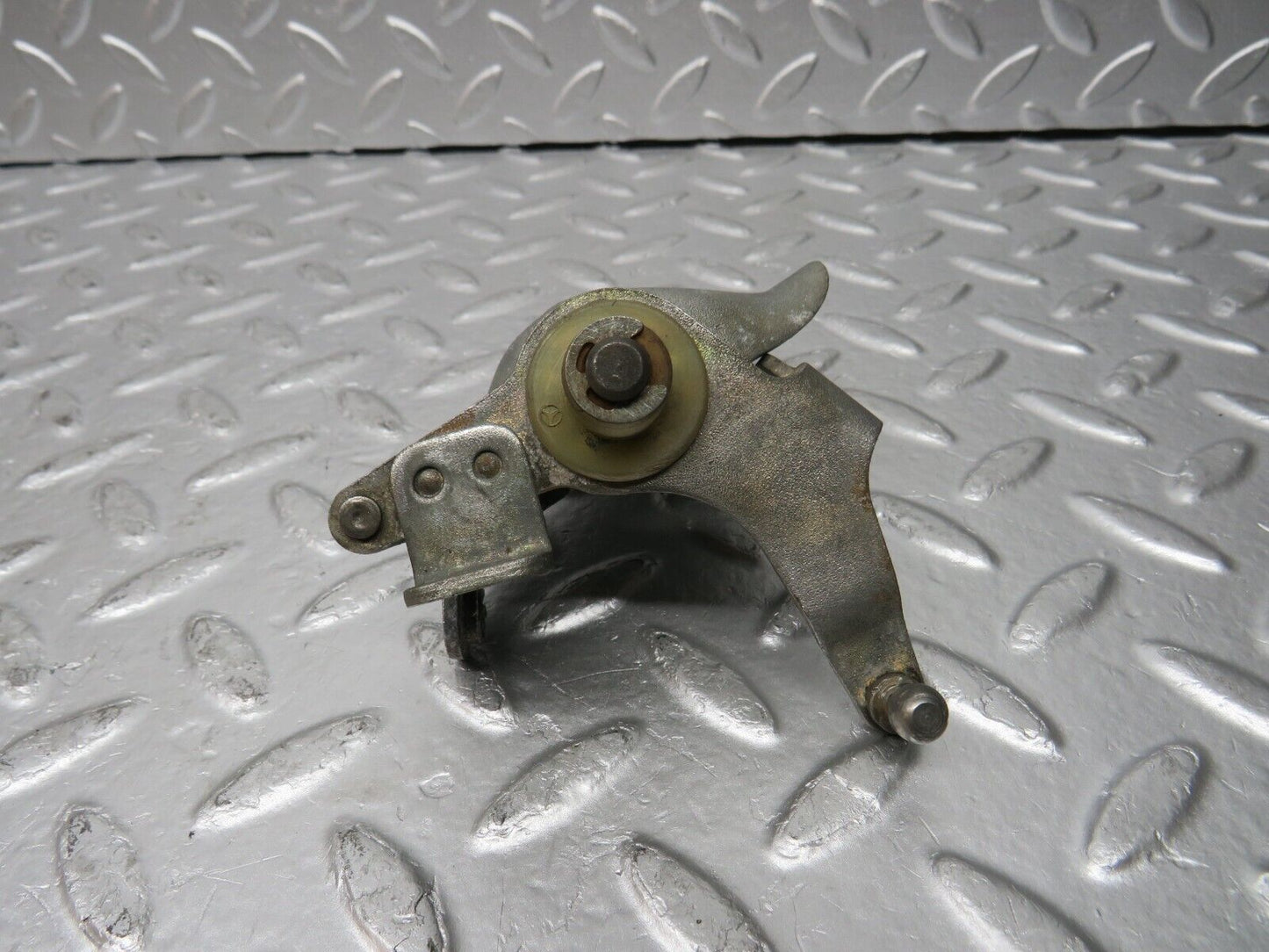 31158 Mercedes-Benz W123 200D Throttle Linkage