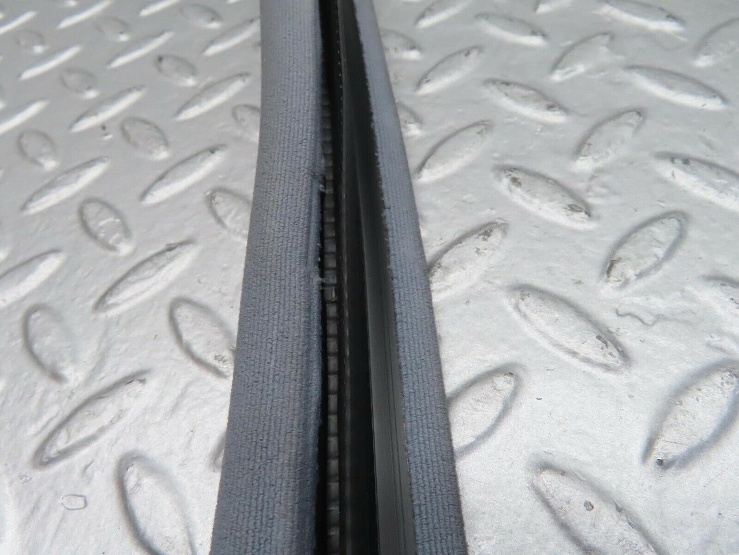 15022 Mercedes-Benz W140 S320 Rear Left Door Seal