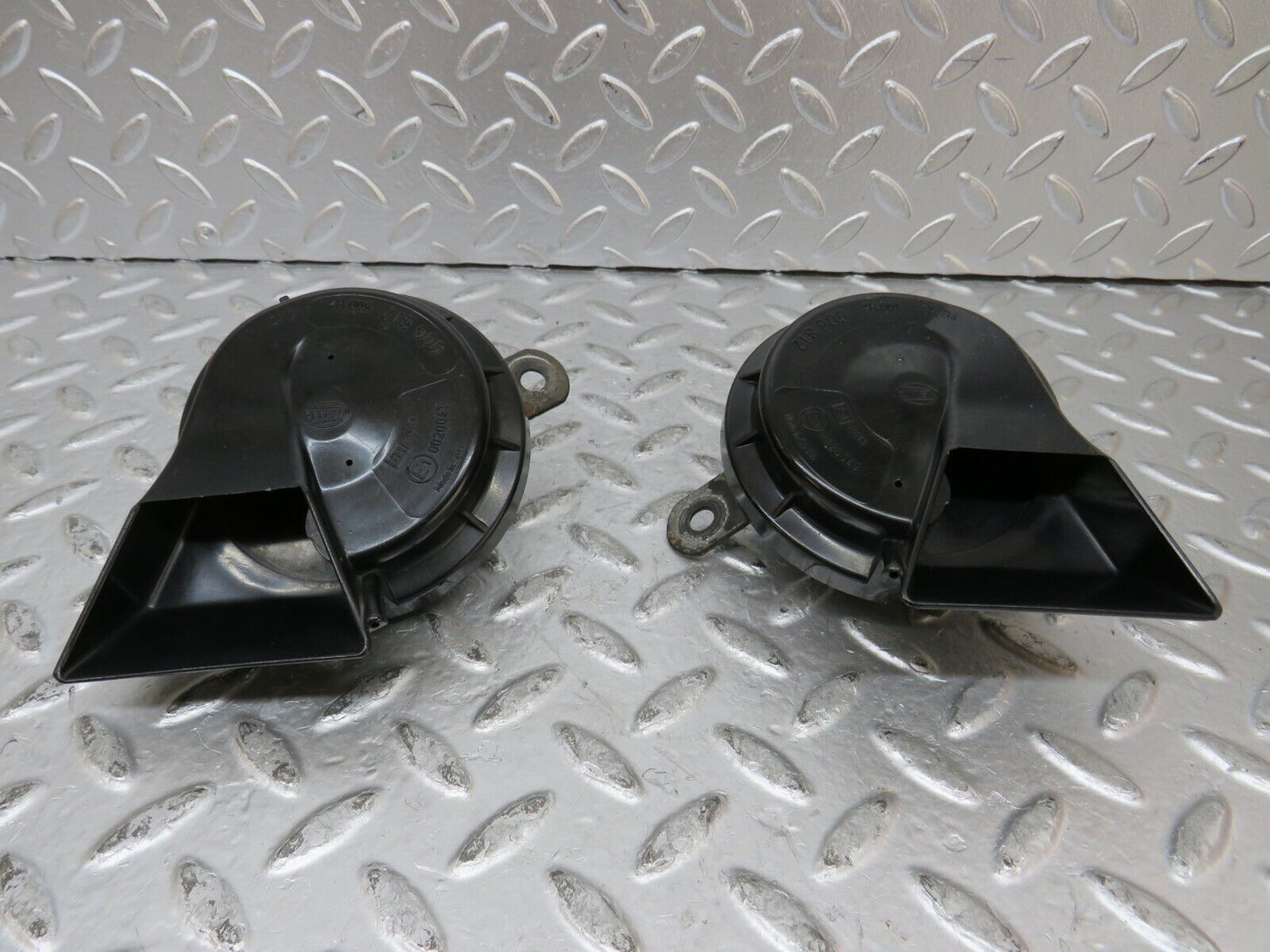 26418 Mercedes-Benz C124 220CE Coupe Horn Hella Pair 006812