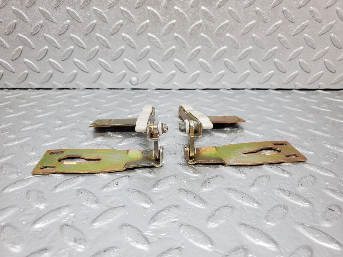 44539 Mercedes-Benz W123 280E Power Sunroof Mechanism Sliding