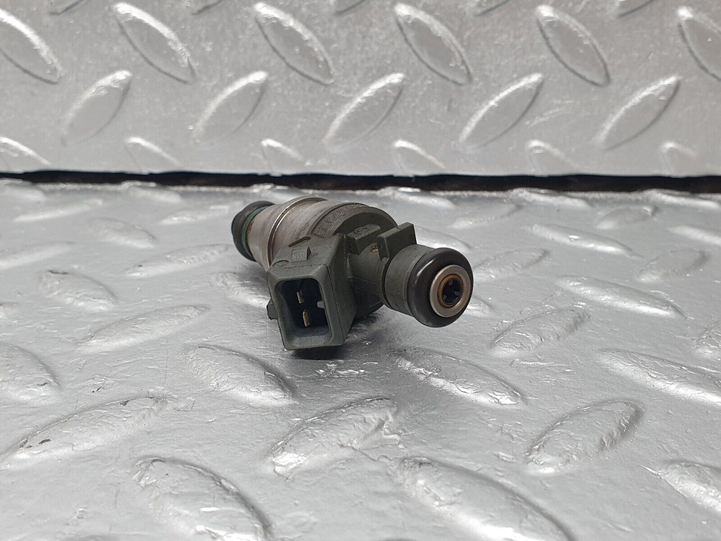 42372 Mercedes-Benz R129 320SL Coupe Fuel Injector Bosch 0000787323 0280155209