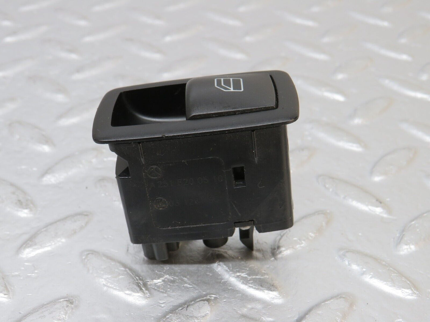 32744 Mercedes-Benz W245 Rear Right Electric Window Switch 2518200510