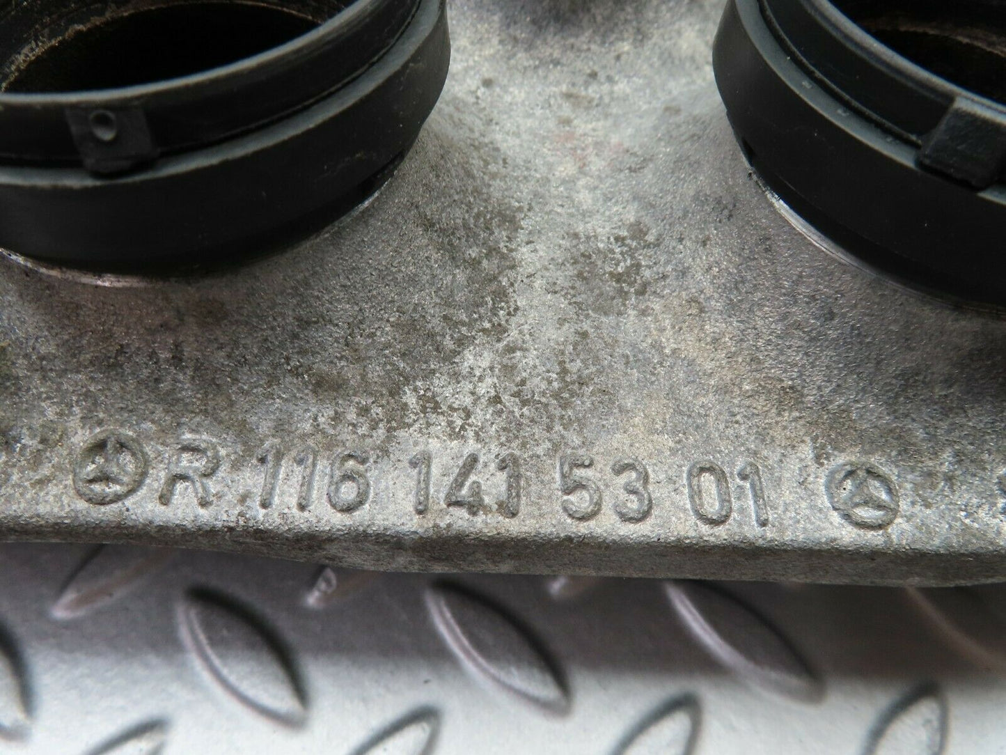 6418 Mercedes-Benz W126 380SE Lower Intake Manifold 1161415301